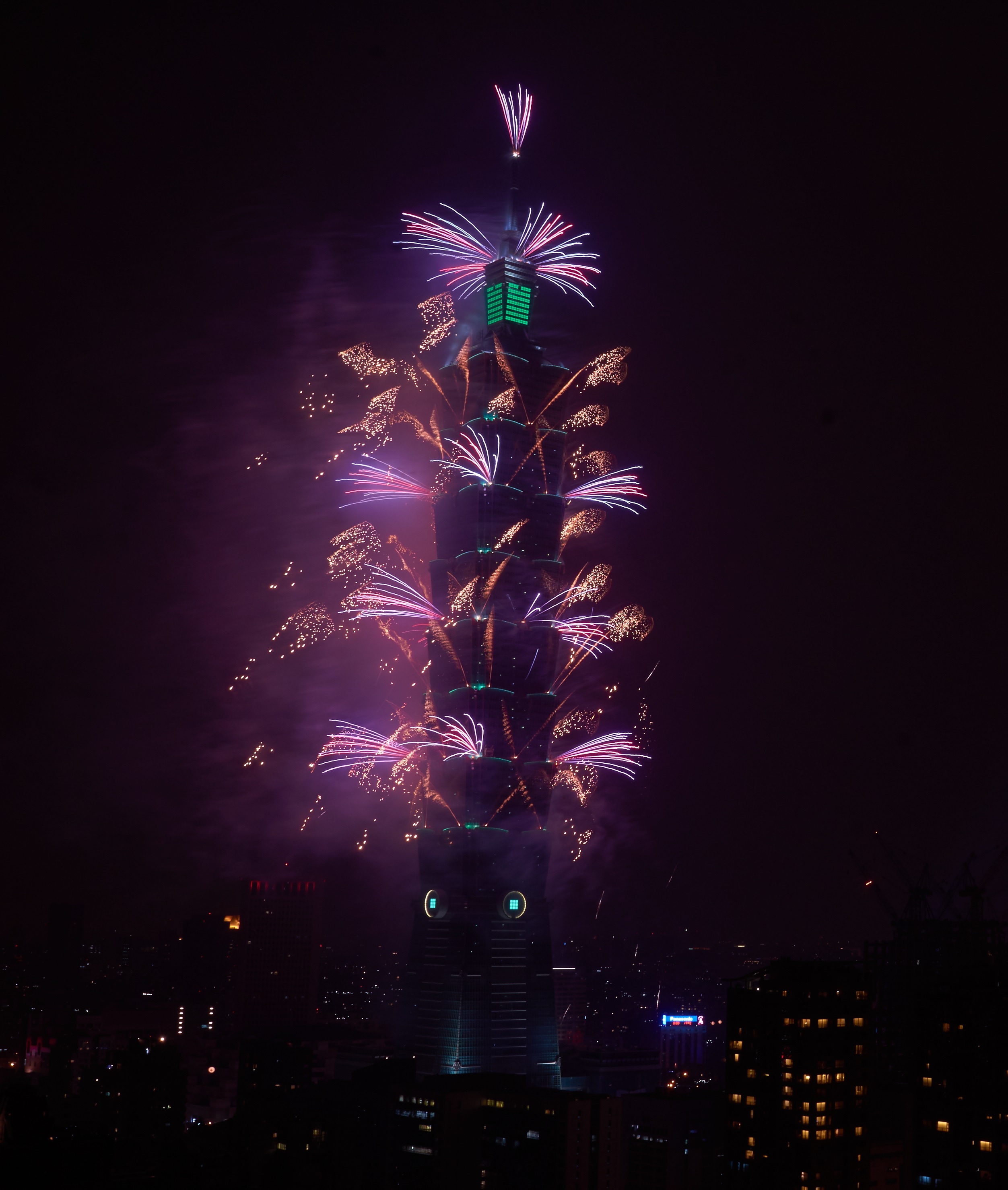 【新(xin)聞圖(tu)片】飛(fei)利浦(pu)炤明助力檯北101打造檯灣(wan)綠色地標(biao) (2).jpg